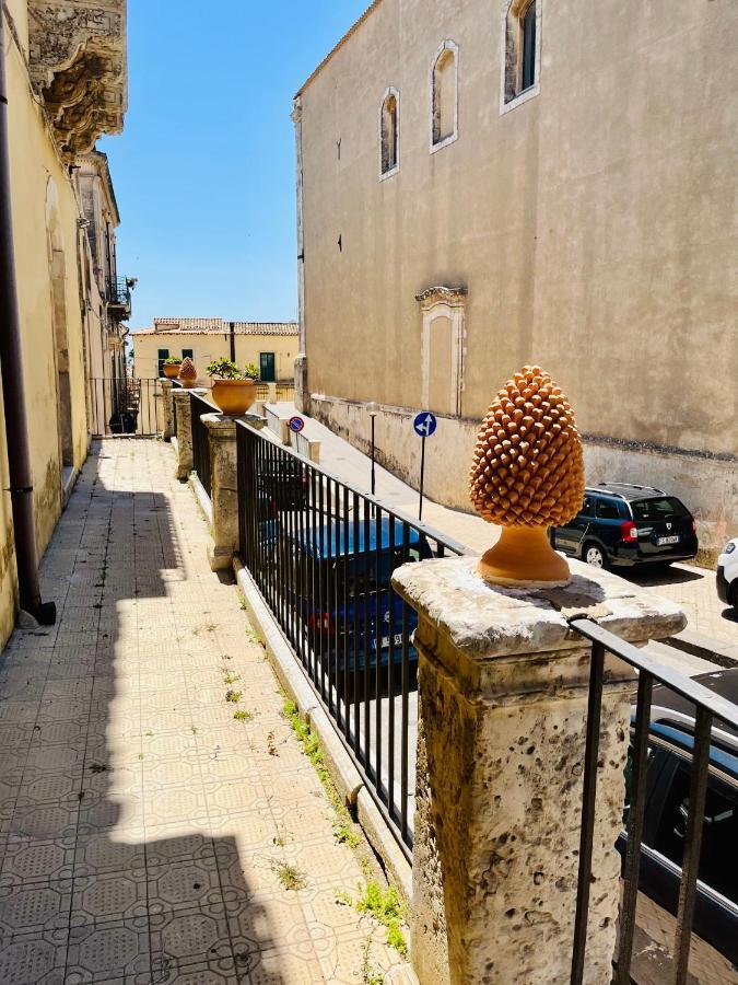 La Casa Del Barocco Hotel Noto Luaran gambar
