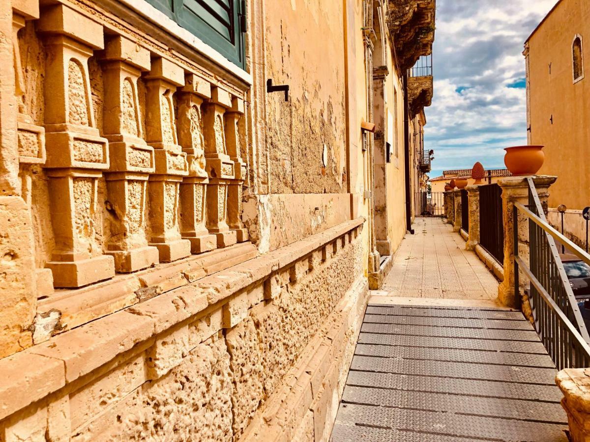 La Casa Del Barocco Hotel Noto Luaran gambar