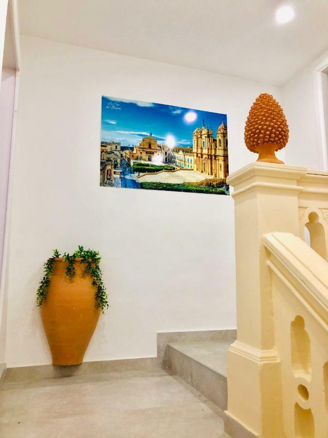 La Casa Del Barocco Hotel Noto Luaran gambar