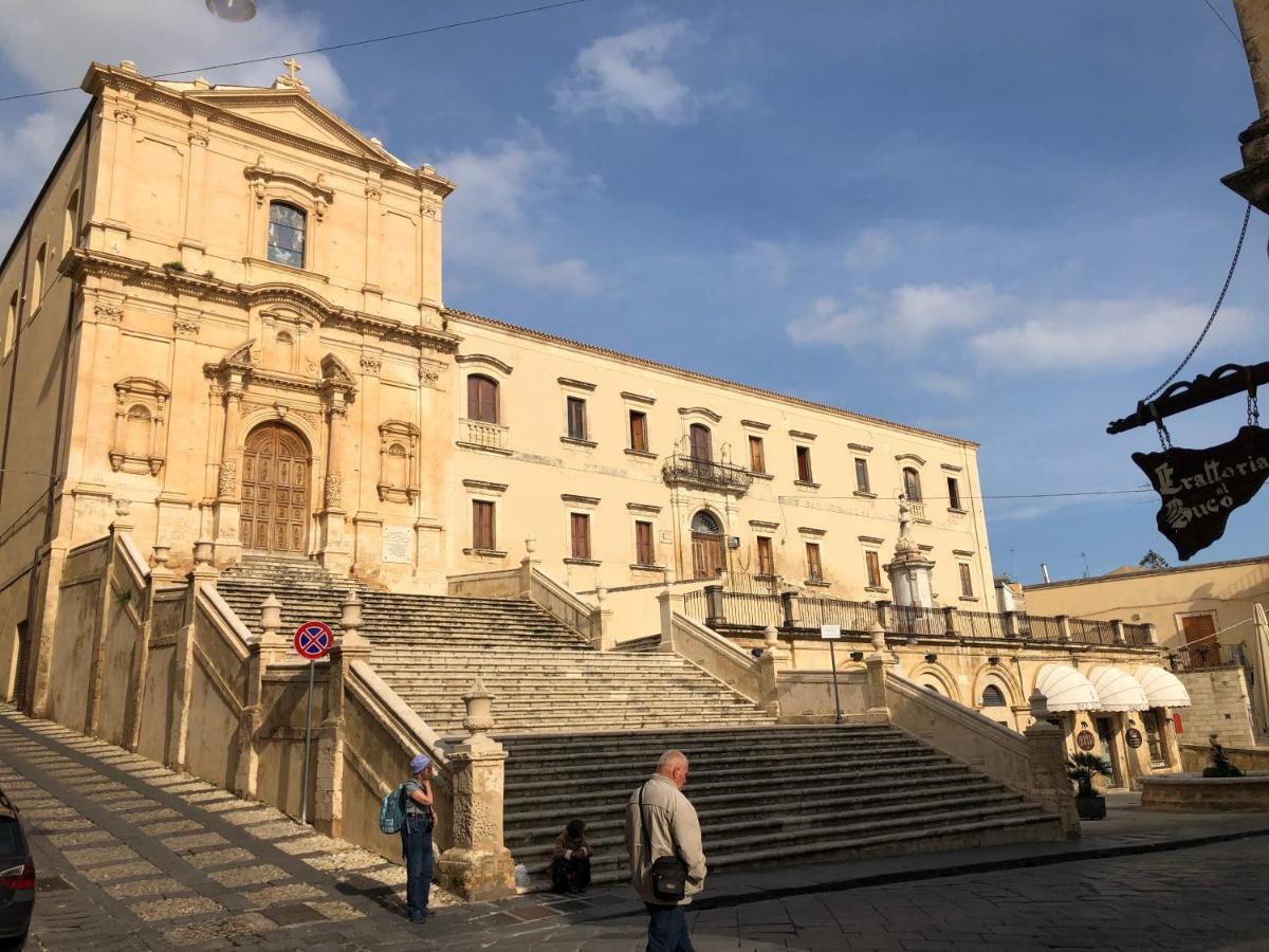 La Casa Del Barocco Hotel Noto Luaran gambar