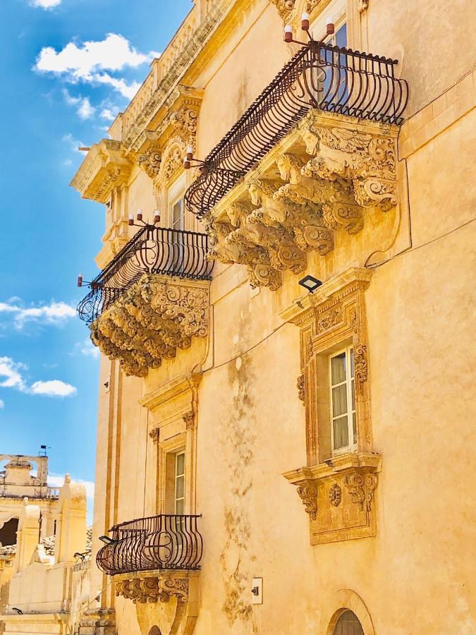 La Casa Del Barocco Hotel Noto Luaran gambar